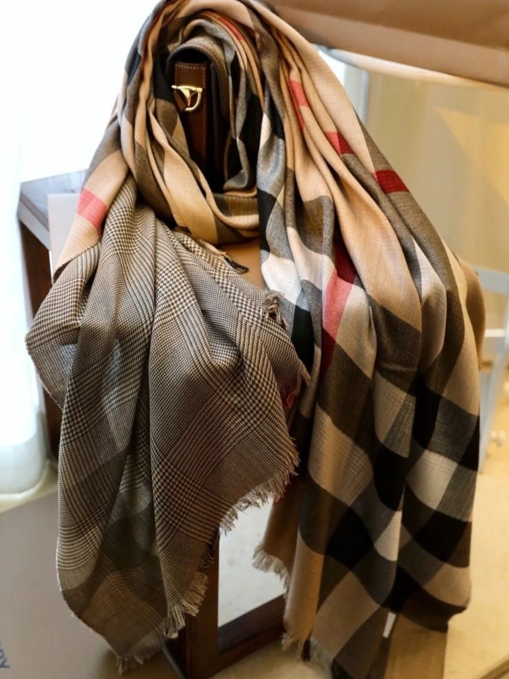 Luxury Men's Check Plaid Scarf in Beige and Black